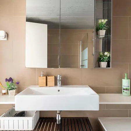 Amazing Fira And 15' From Bcn Center With Pool